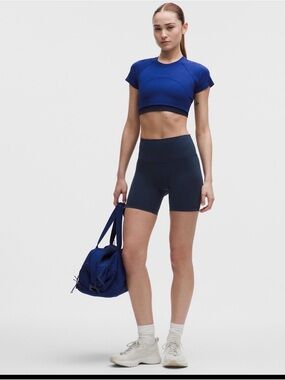 lululemon athletica True navy Wunder train High-Rise short 6” size 4